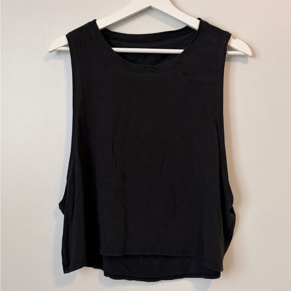 Lululemon Cropped Tank Top - Picture 3 of 10